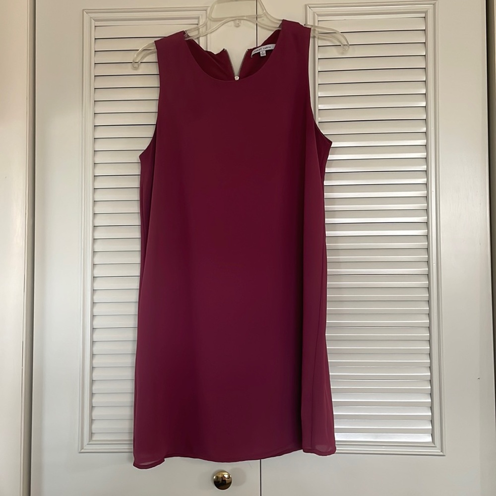 Maroon simple sleeveless dress